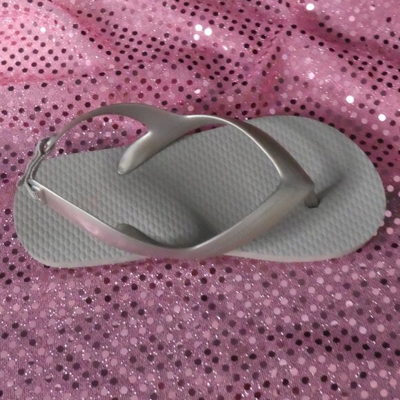 Unisex Grey Flip-Flops For Kids | Size 11 - Picture 4 of 12